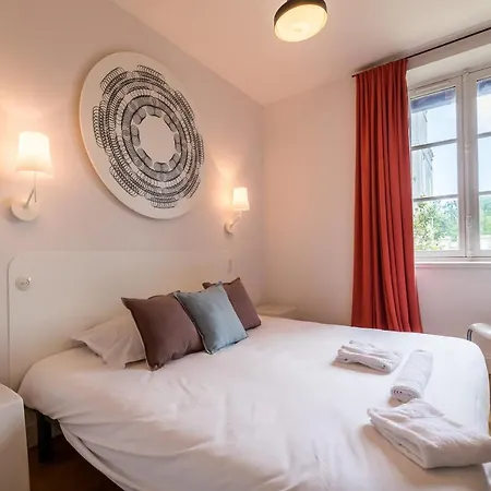 Les Ecuries Keyweek With Swimming Pool In Wooded Park Villa