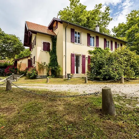 Willa Les Ecuries Keyweek With Swimming Pool In Wooded Park *